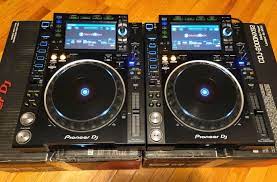 Shitet 2 Pioneer CDJ-2000 Nexus2 dhe 1 PIONEER DJM-900 Nxs2